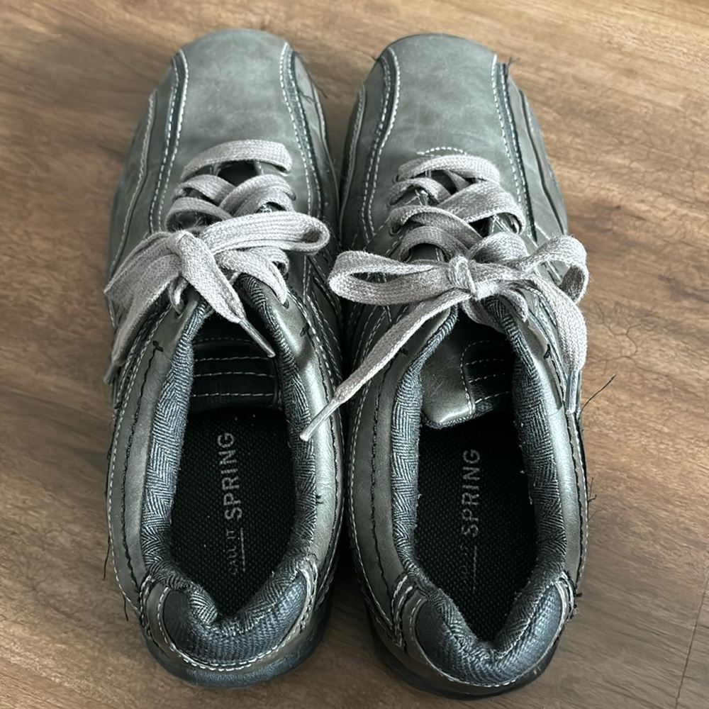 Men’s shoes size 10